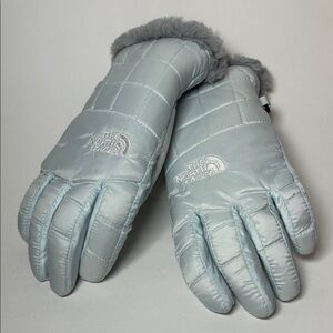 The North Face Girl’s Light Blue Quilted Winter Gloves Size Medium